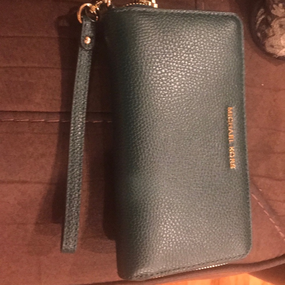 Michael Kors wallet wristlet